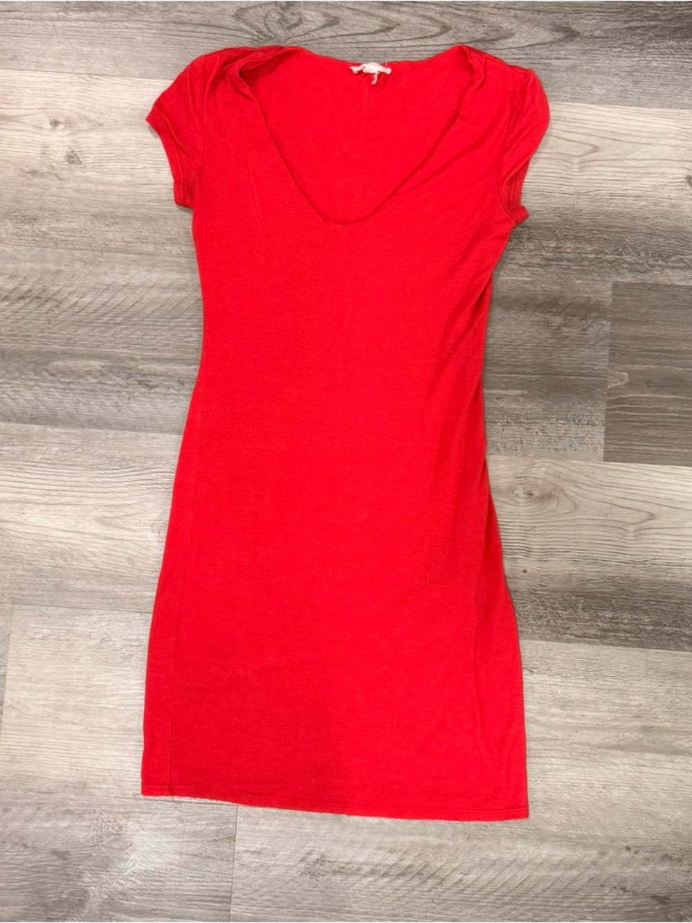 Women’s Red Scoop Neck Short Sleeve Dress - Picture 2 of 2